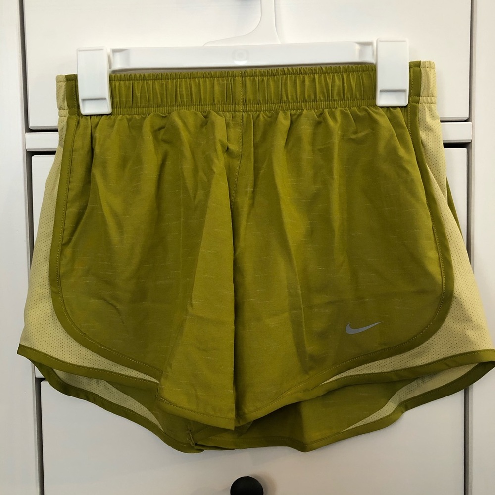 Women’s Nike Tempo Shorts - S - NEW WITH TAGS